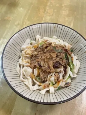素香亭刀削乾麵