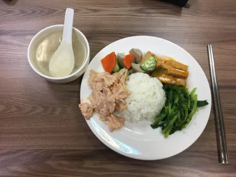 一樹蔬食坊一主菜三配菜餐飯（內用擺盤）（店家料理主圖）